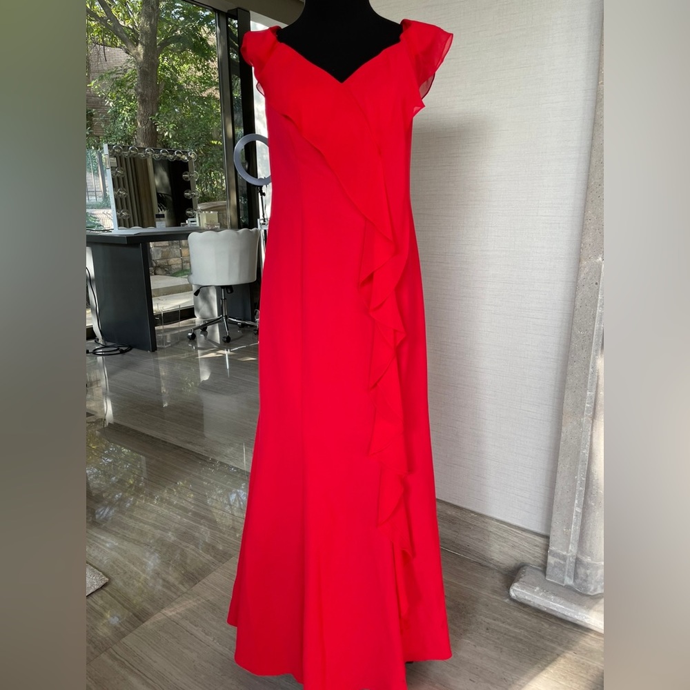 Carmen Marc Valvo gown